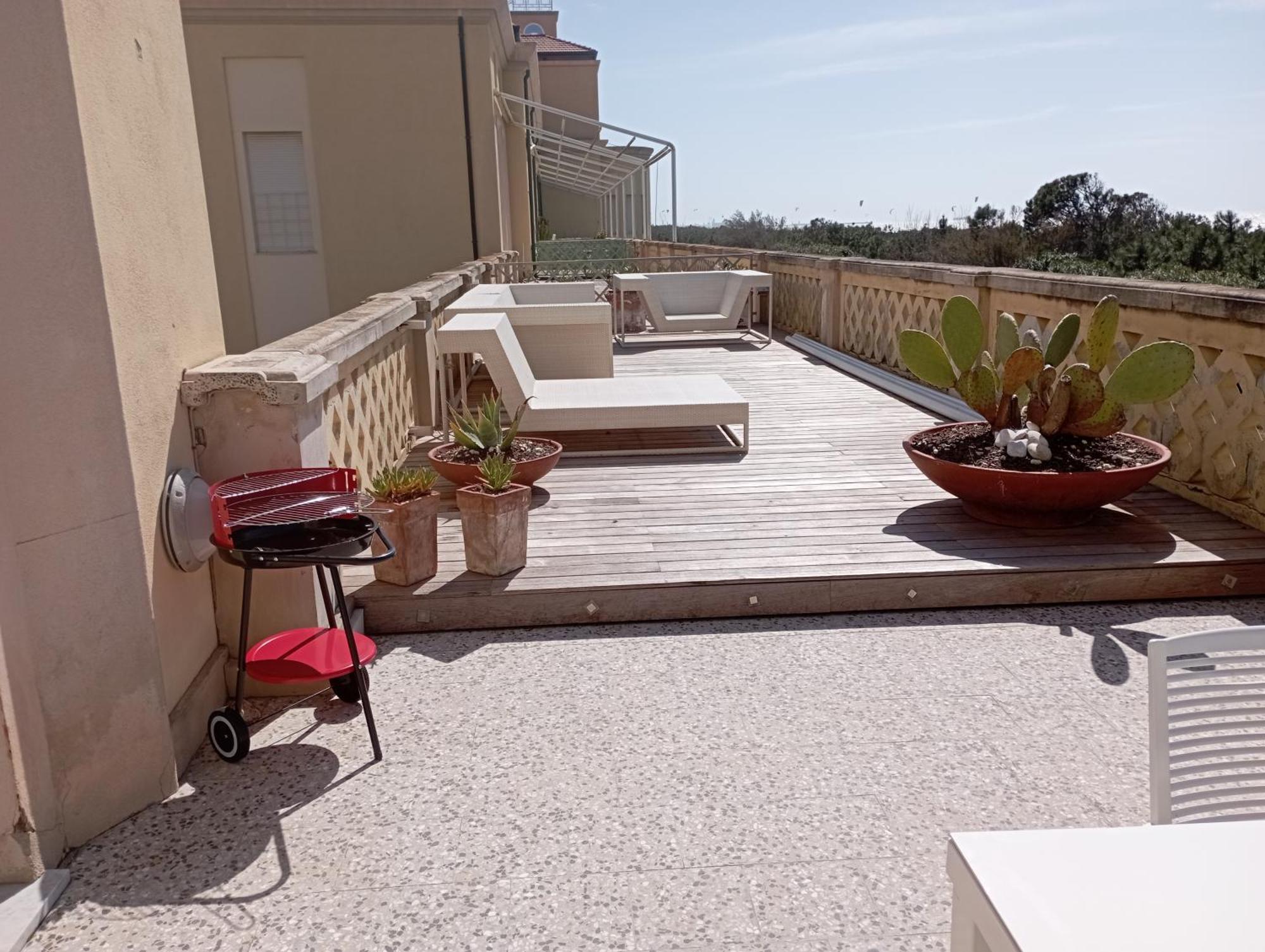 Amazing Sea View Flat Villa Tirrenia Buitenkant foto
