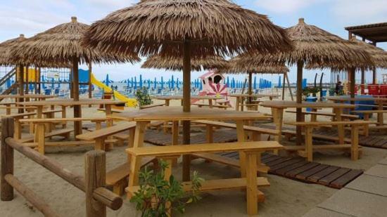 Amazing Sea View Flat Villa Tirrenia Buitenkant foto