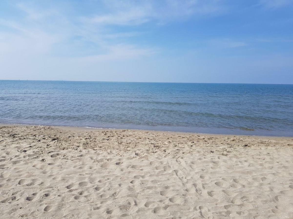 Amazing Sea View Flat Villa Tirrenia Buitenkant foto
